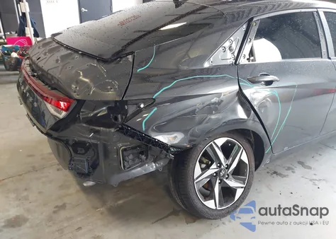 2023 Hyundai Elantra Sel z USA, uszkodzony, nr VIN 5NPLS4AG7PH111197